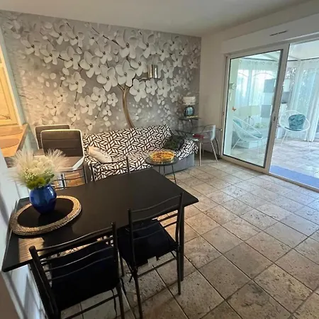 Cote D'azur In Port Rez De Jardin 65m2 By Interhome Appartamento *