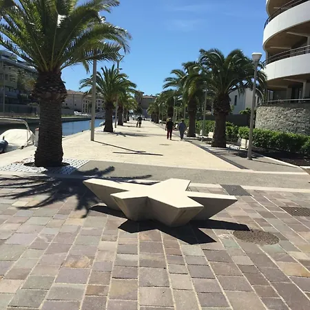 Cote D'azur In Port Rez De Jardin 65m2 By Interhome